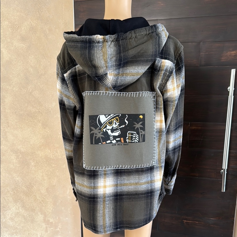 420 All Day Green/Gold Plaid Hooded Shacket Size M